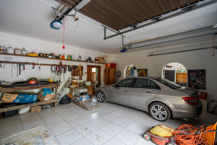 7 Bedroom Property for Sale in West Beach Eastern Cape